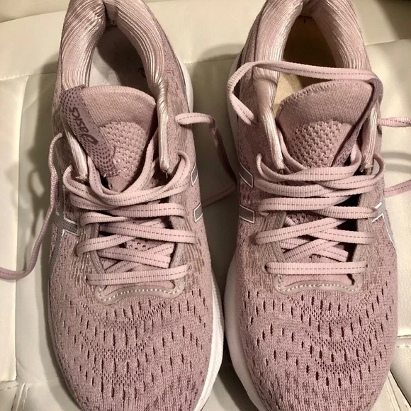 Women’s size 8 (US) ASICS Gel Nimbus 24. - Picture 10 of 10